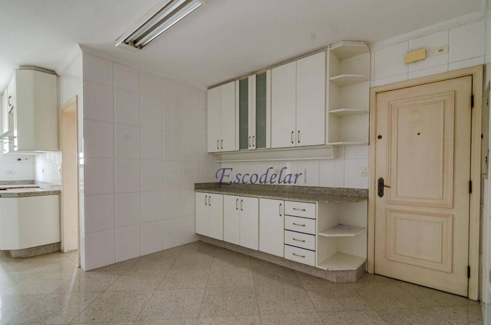 Apartamento à venda com 3 quartos, 184m² - Foto 8