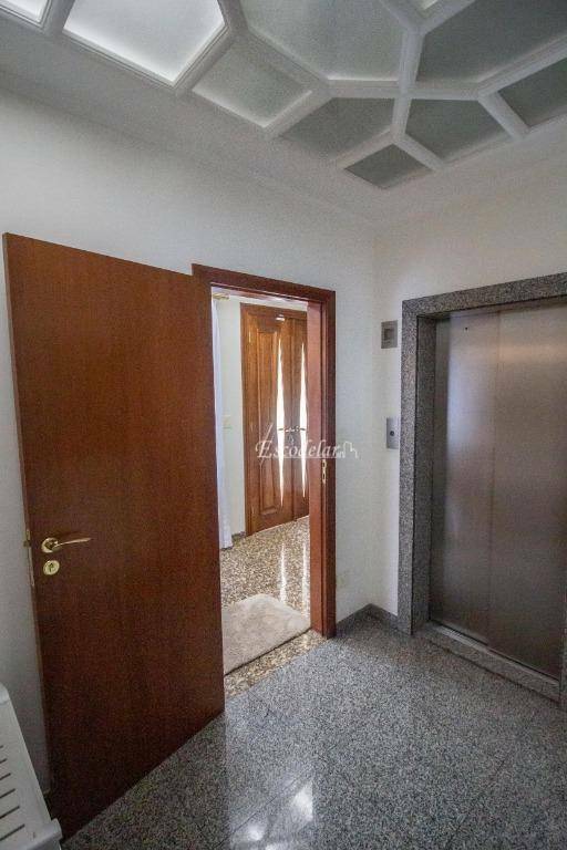 Casa à venda com 6 quartos, 750m² - Foto 47