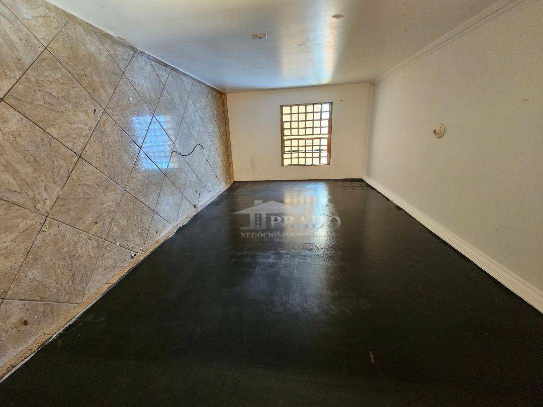 Casa para alugar com 4 quartos, 198m² - Foto 23