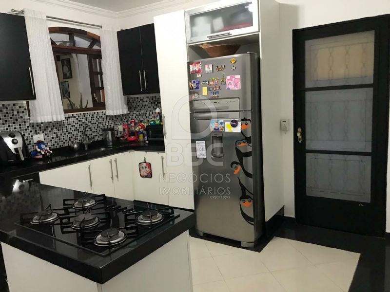 Sobrado à venda com 3 quartos, 217m² - Foto 9