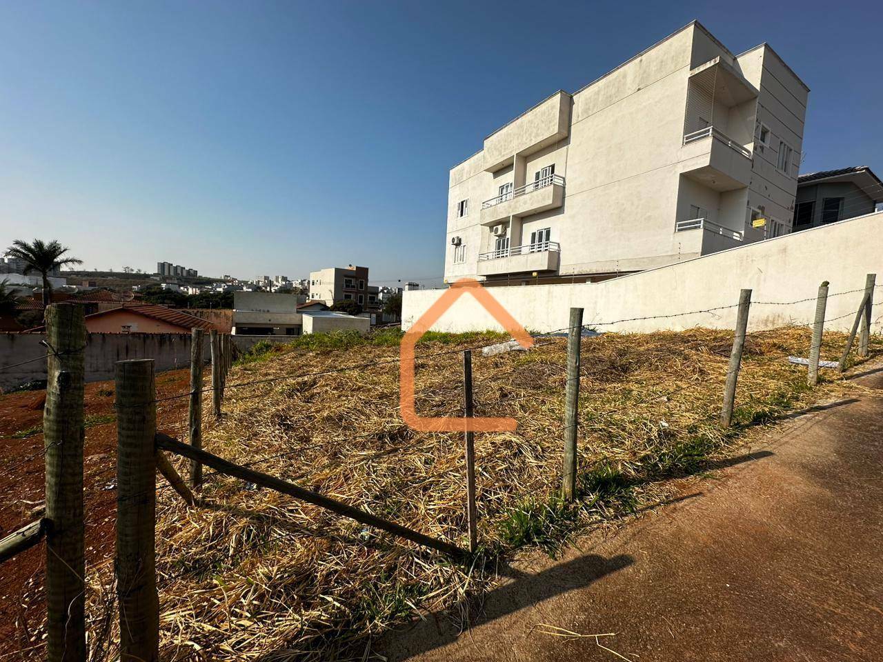 Terreno à venda, 300M2 - Foto 2