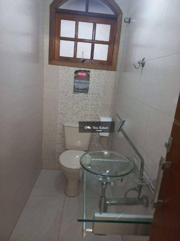 Casa à venda e aluguel com 3 quartos, 220m² - Foto 12