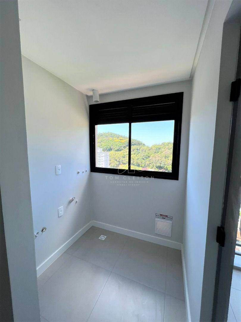 Apartamento à venda com 2 quartos, 70m² - Foto 7