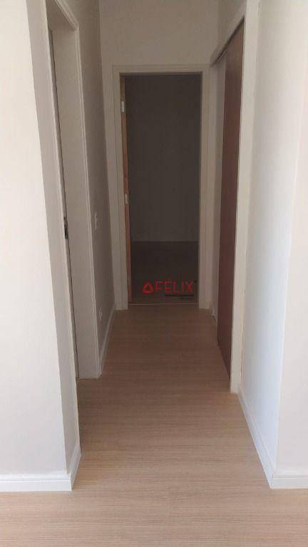 Apartamento à venda com 2 quartos, 65m² - Foto 4