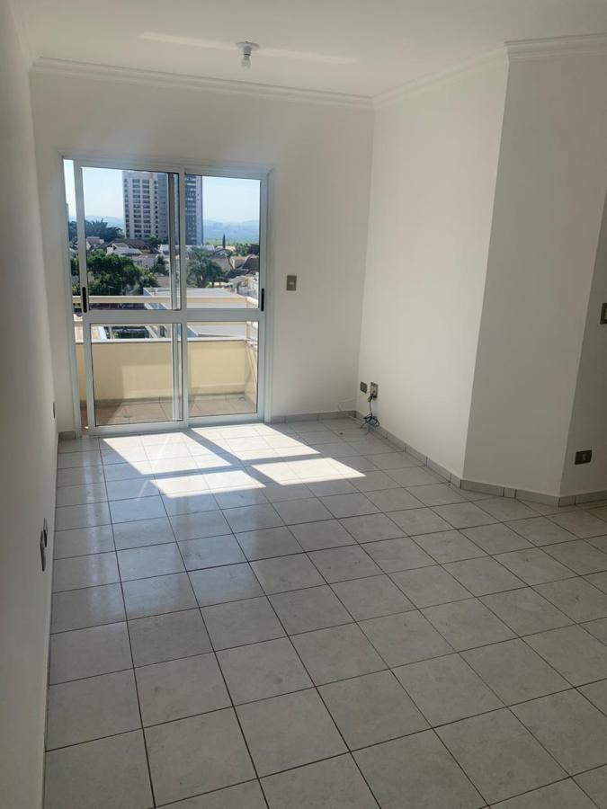 Apartamento à venda com 2 quartos, 61m² - Foto 2