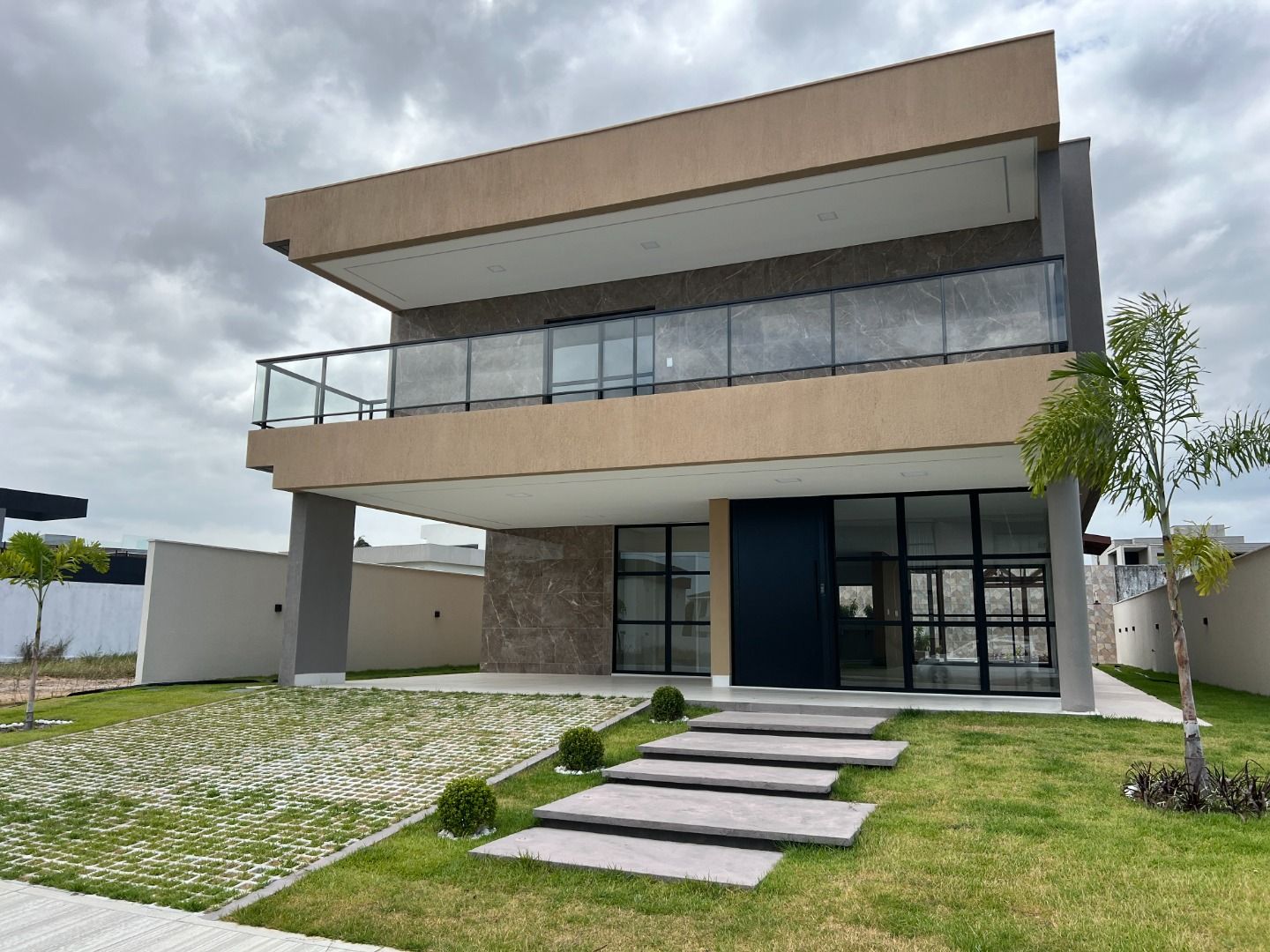 Casa de Condomínio à venda com 5 quartos, 318m² - Foto 2