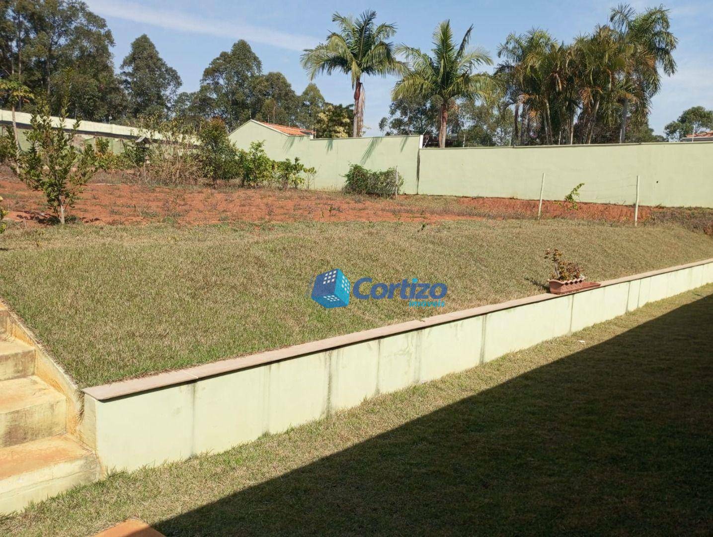 Casa à venda com 3 quartos, 240m² - Foto 4