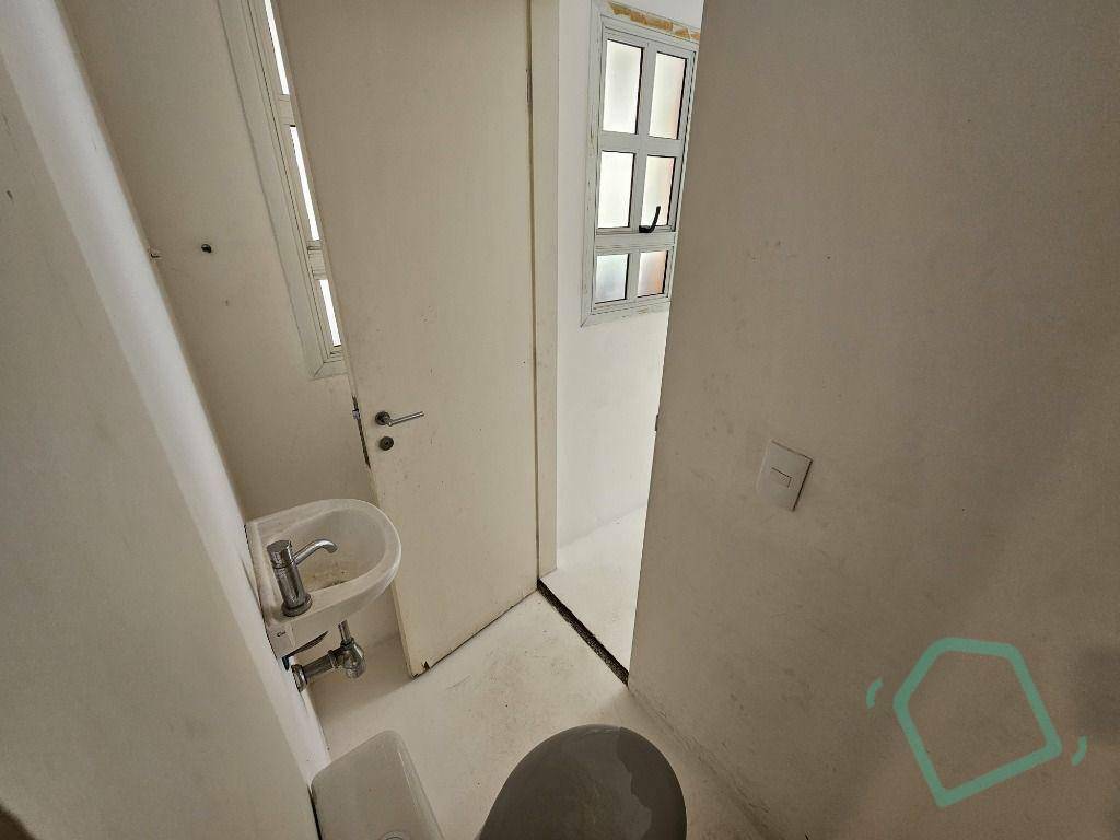 Casa de Condomínio para alugar com 3 quartos, 220m² - Foto 4