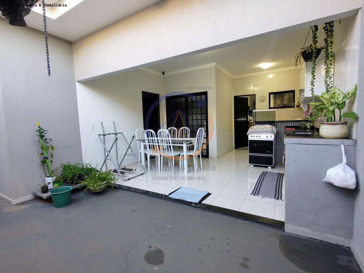 Casa à venda com 3 quartos, 200m² - Foto 12