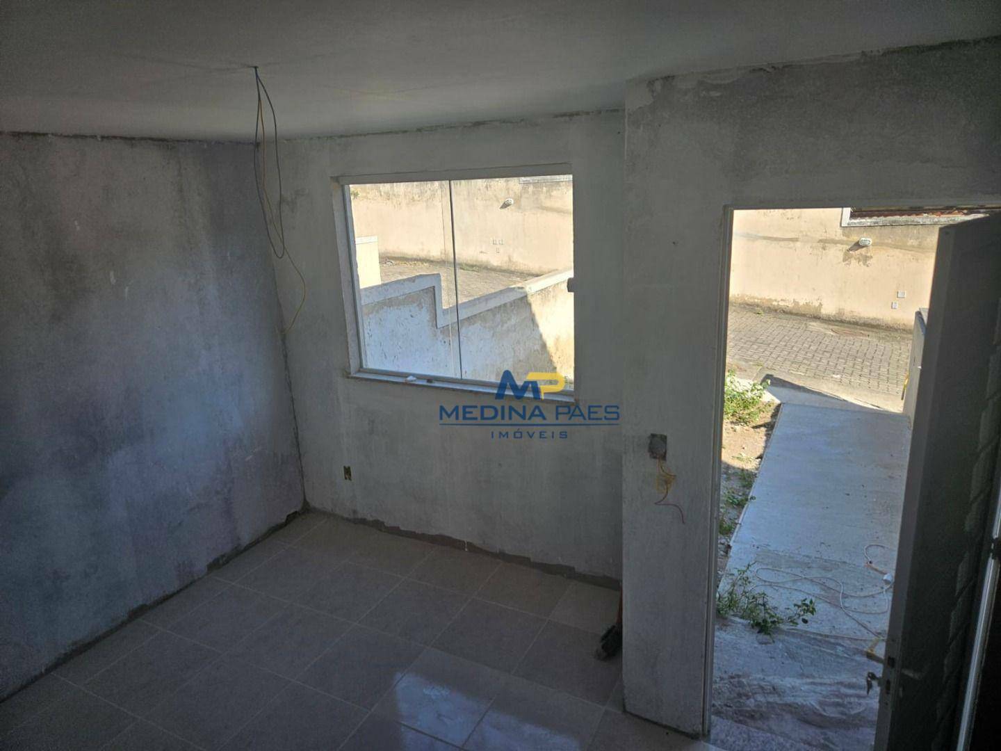 Casa à venda com 2 quartos, 72m² - Foto 3