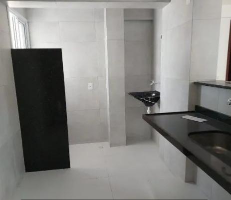 Apartamento à venda com 3 quartos - Foto 2