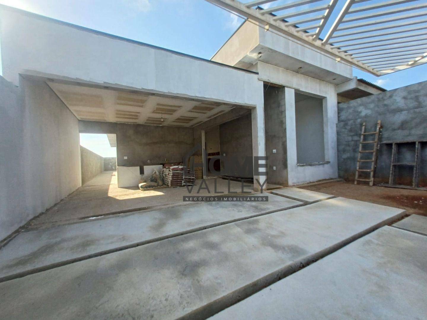 Casa à venda com 3 quartos, 164m² - Foto 1