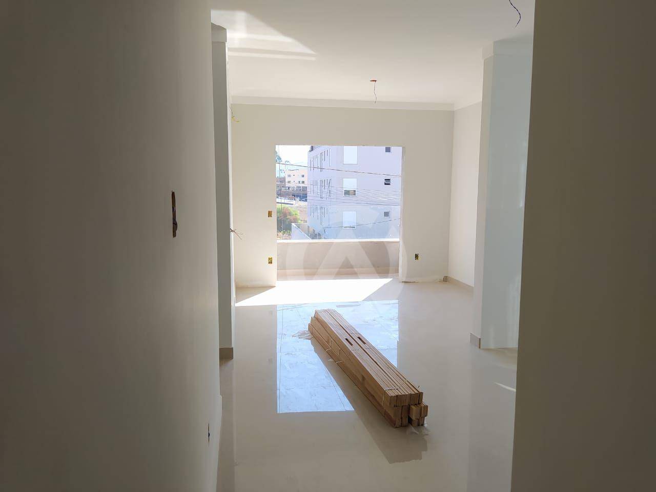 Apartamento à venda com 2 quartos, 82m² - Foto 3