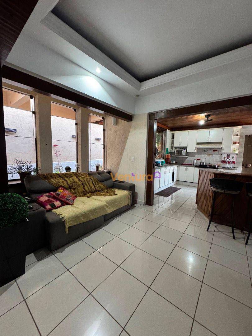 Casa, 3 quartos, 129 m² - Foto 2