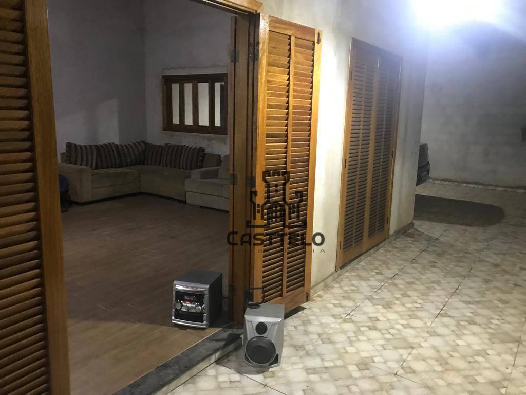 Chácara à venda com 4 quartos, 314m² - Foto 29