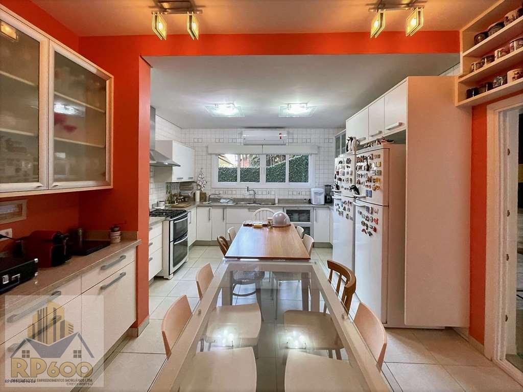 Casa de Condomínio à venda com 4 quartos, 553m² - Foto 17