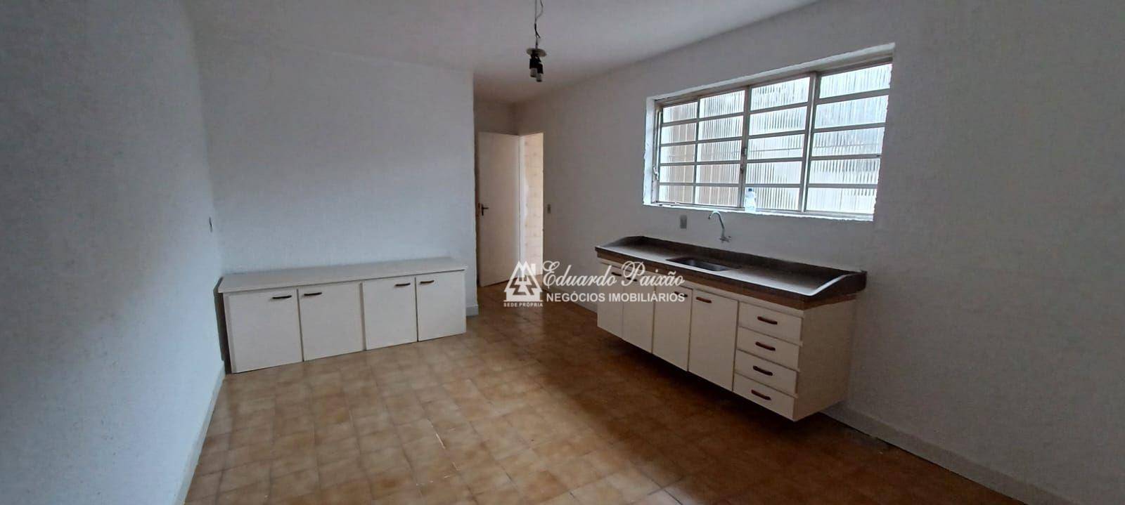 Casa à venda com 2 quartos, 50m² - Foto 4