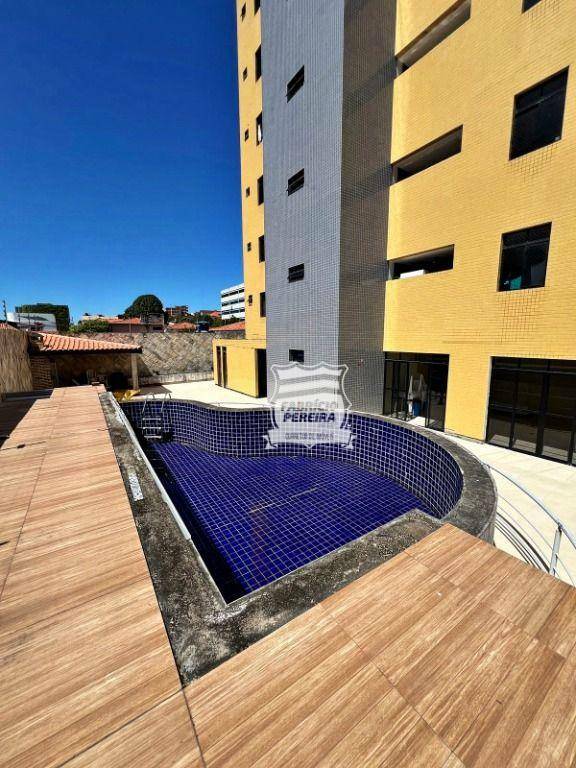 Apartamento à venda com 3 quartos, 110m² - Foto 8