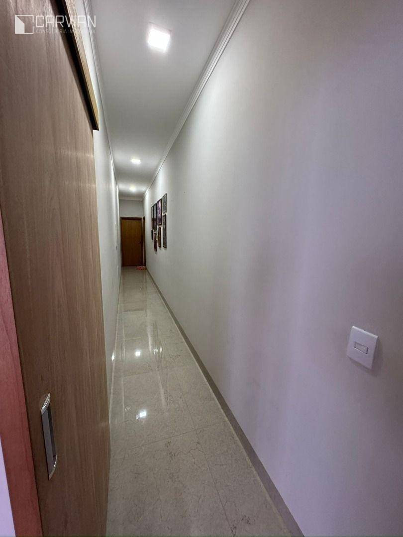 Casa à venda com 3 quartos, 240m² - Foto 14