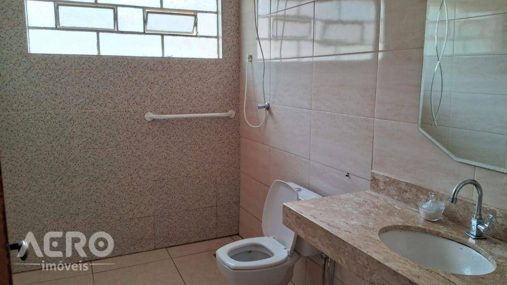 Casa à venda com 3 quartos, 221m² - Foto 15