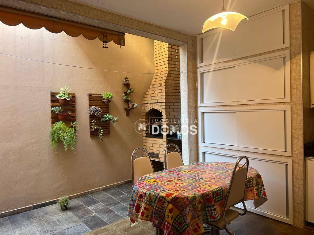 Casa à venda com 4 quartos, 158m² - Foto 10