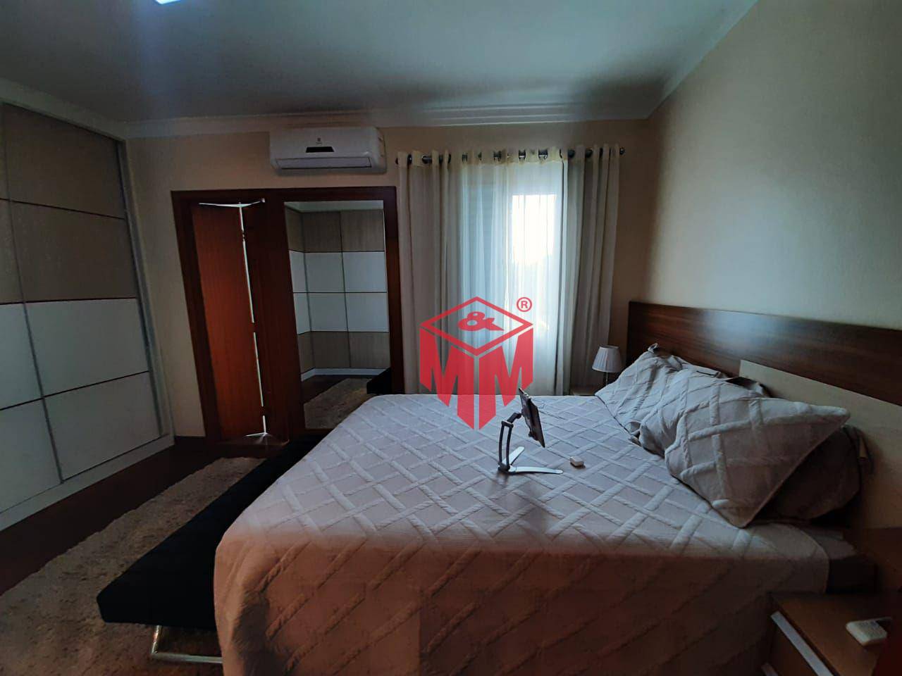 Sobrado à venda com 3 quartos, 249m² - Foto 28