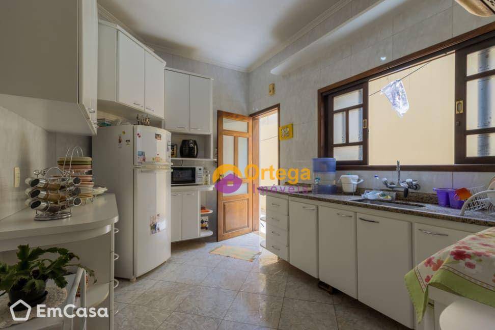 Sobrado à venda com 4 quartos, 200m² - Foto 19