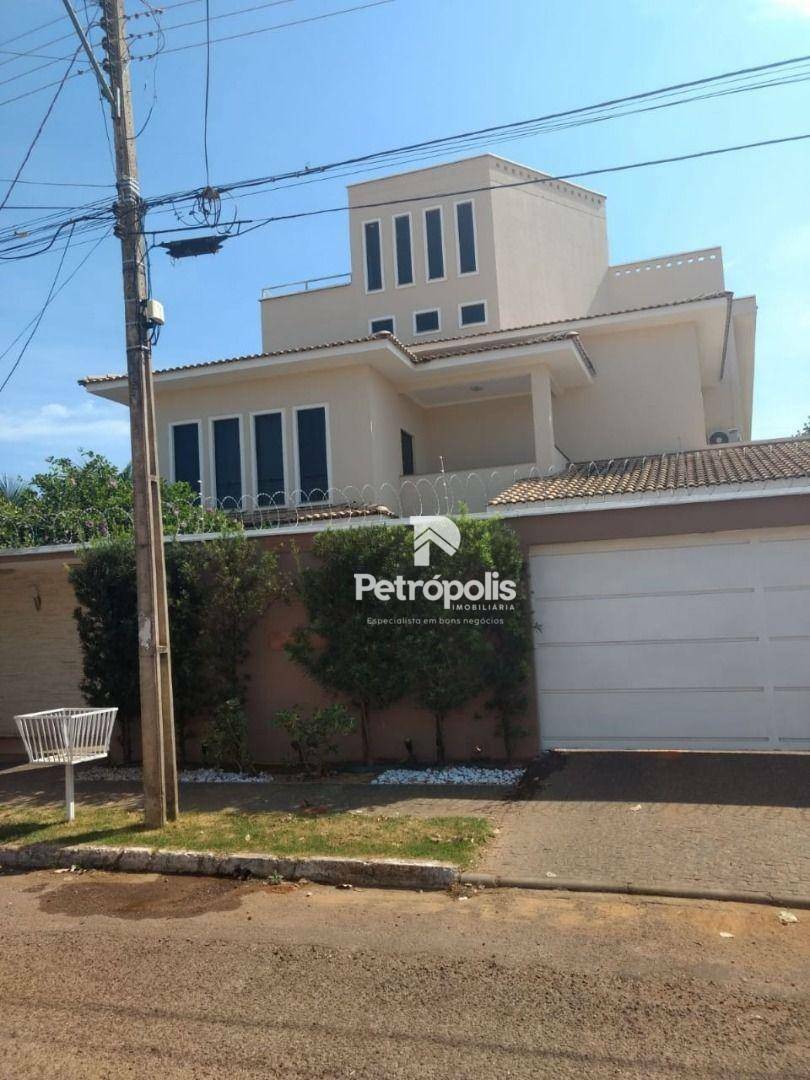 Sobrado à venda com 4 quartos, 382m² - Foto 1