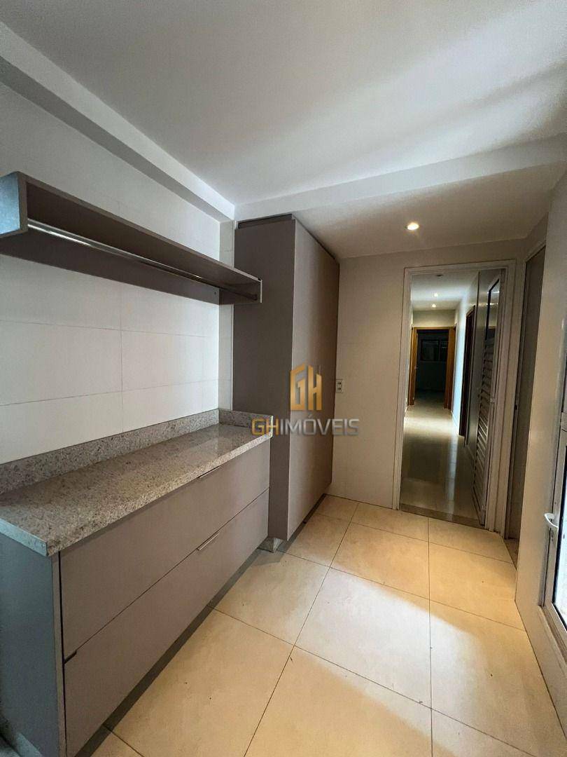 Apartamento à venda com 4 quartos, 216m² - Foto 25