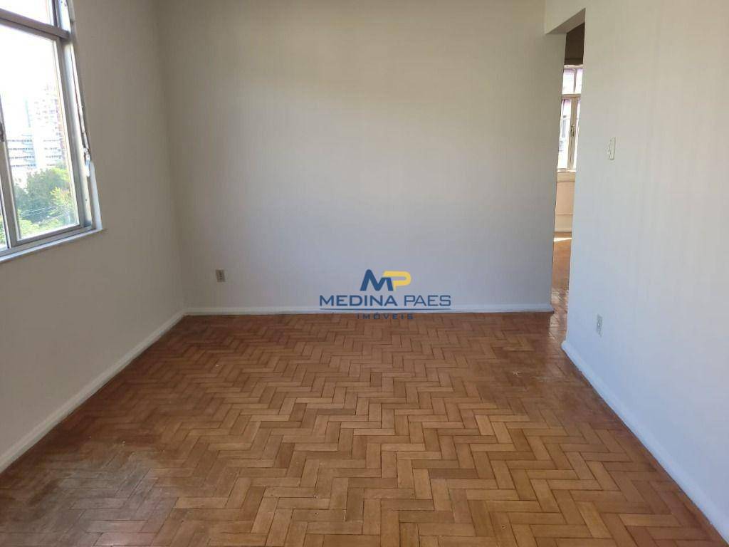 Apartamento à venda com 2 quartos, 65m² - Foto 4