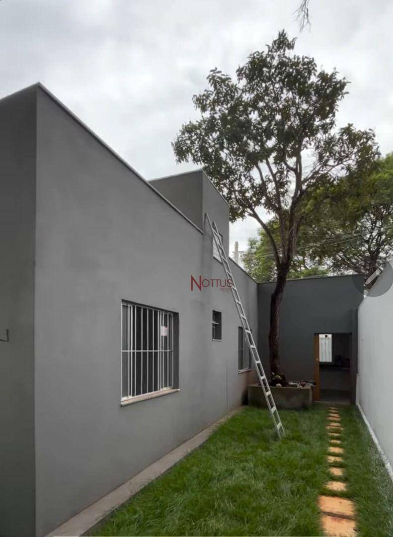 Casa à venda com 2 quartos, 55m² - Foto 10