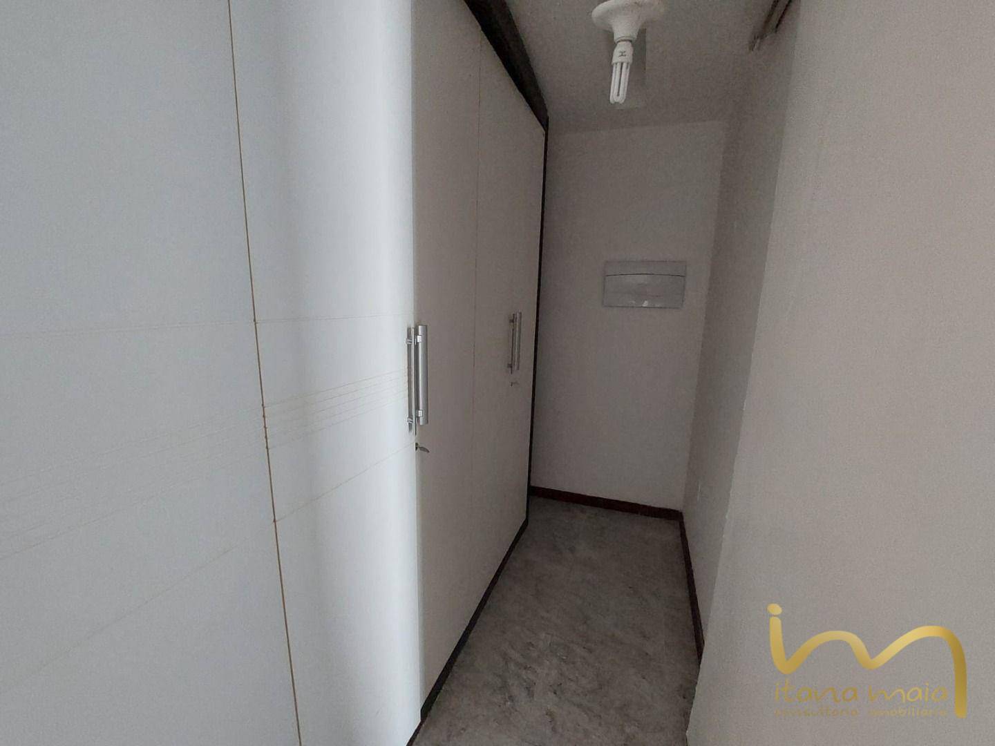 Casa à venda com 6 quartos, 380m² - Foto 28