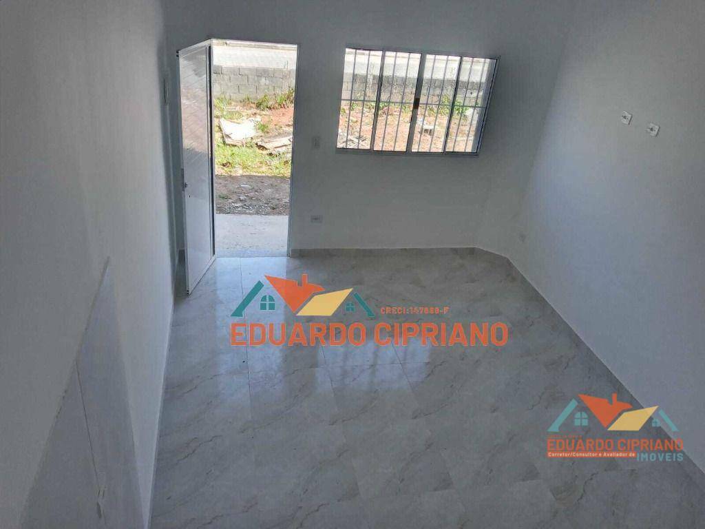 Casa à venda com 2 quartos, 100m² - Foto 3