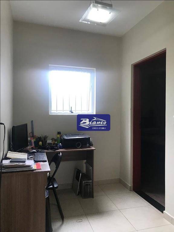 Casa à venda com 5 quartos, 190m² - Foto 29