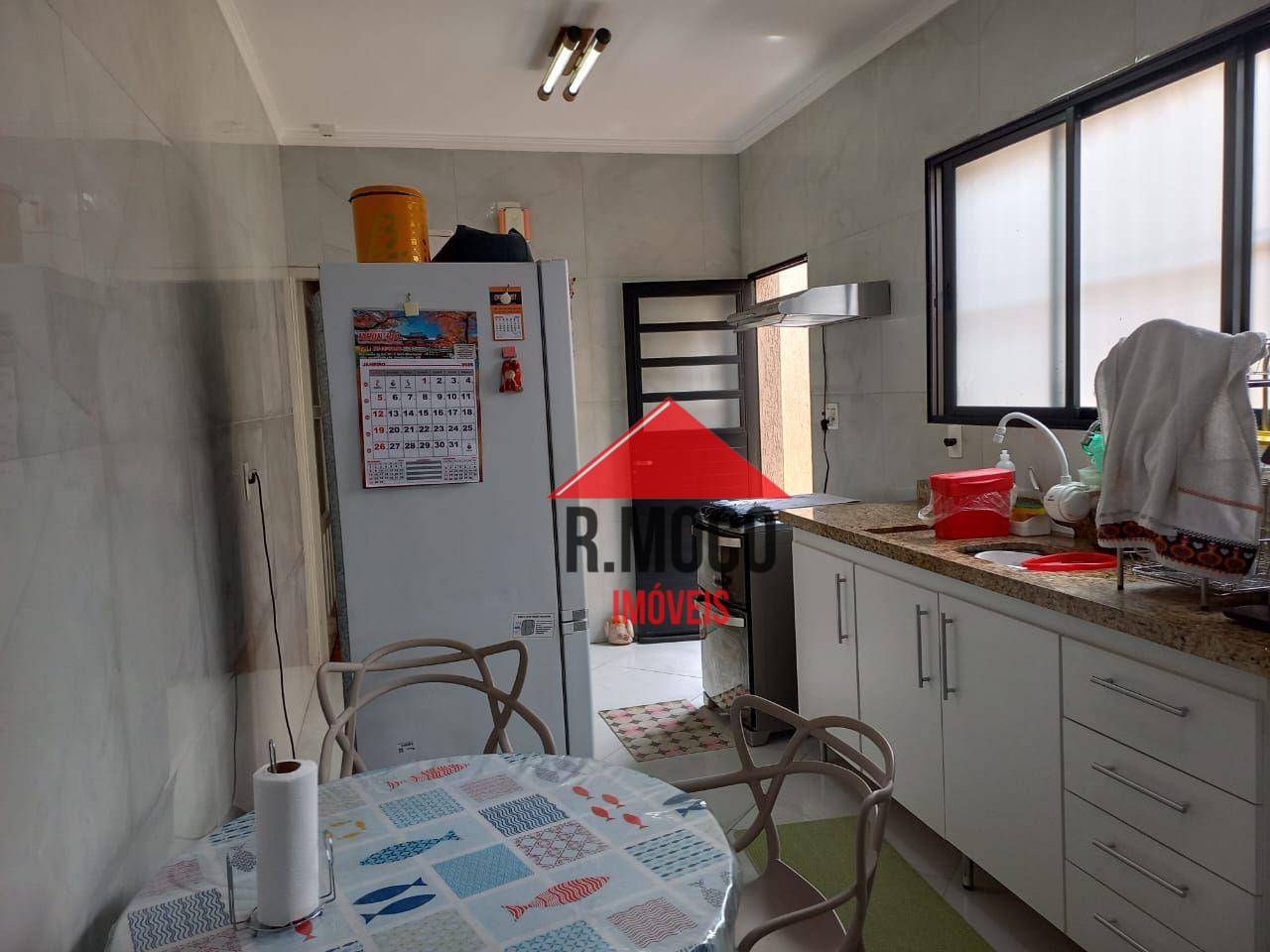 Casa à venda com 2 quartos, 100m² - Foto 8