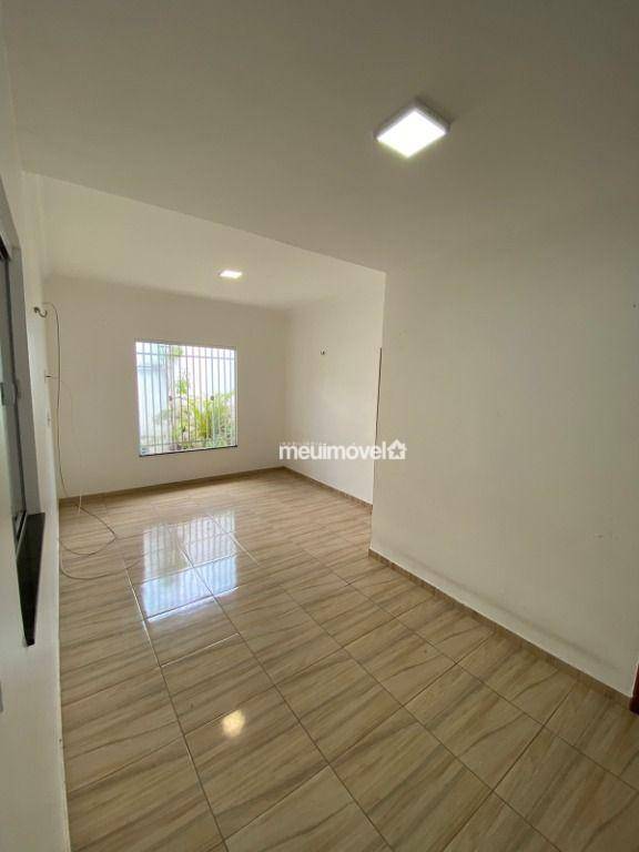 Casa à venda com 3 quartos, 149m² - Foto 4