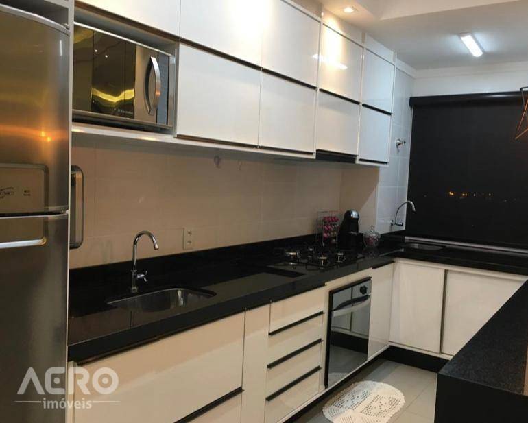 Apartamento à venda com 2 quartos, 70m² - Foto 9