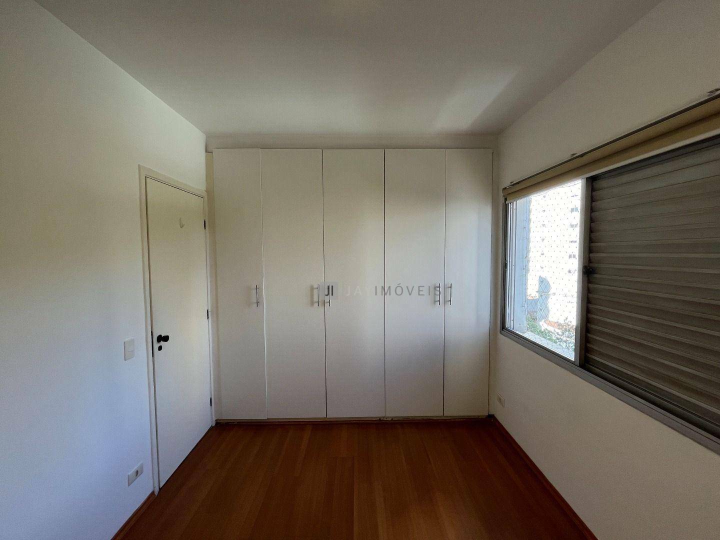 Apartamento para alugar com 4 quartos, 130m² - Foto 18