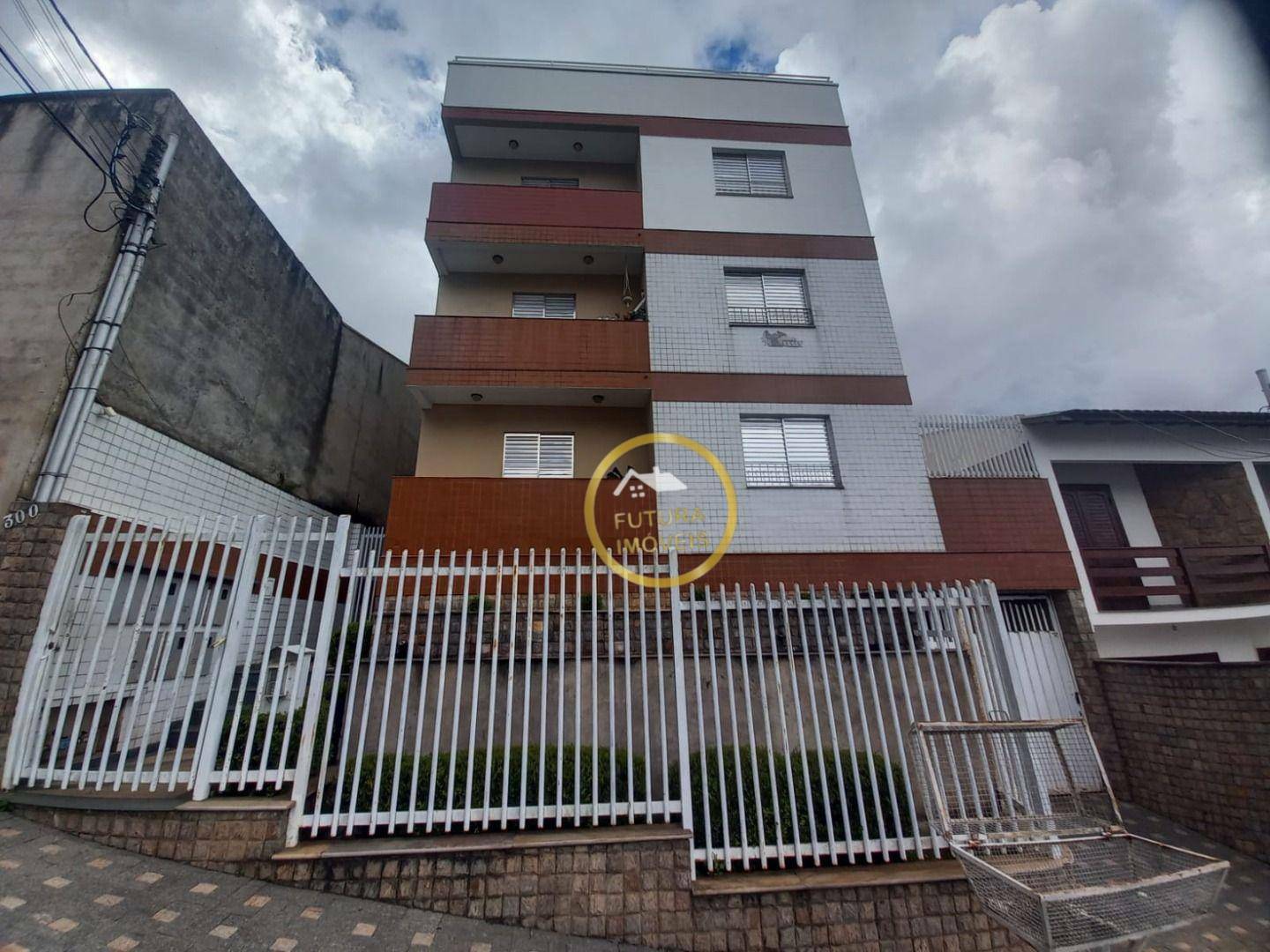 Apartamento para alugar com 2 quartos, 75m² - Foto 1