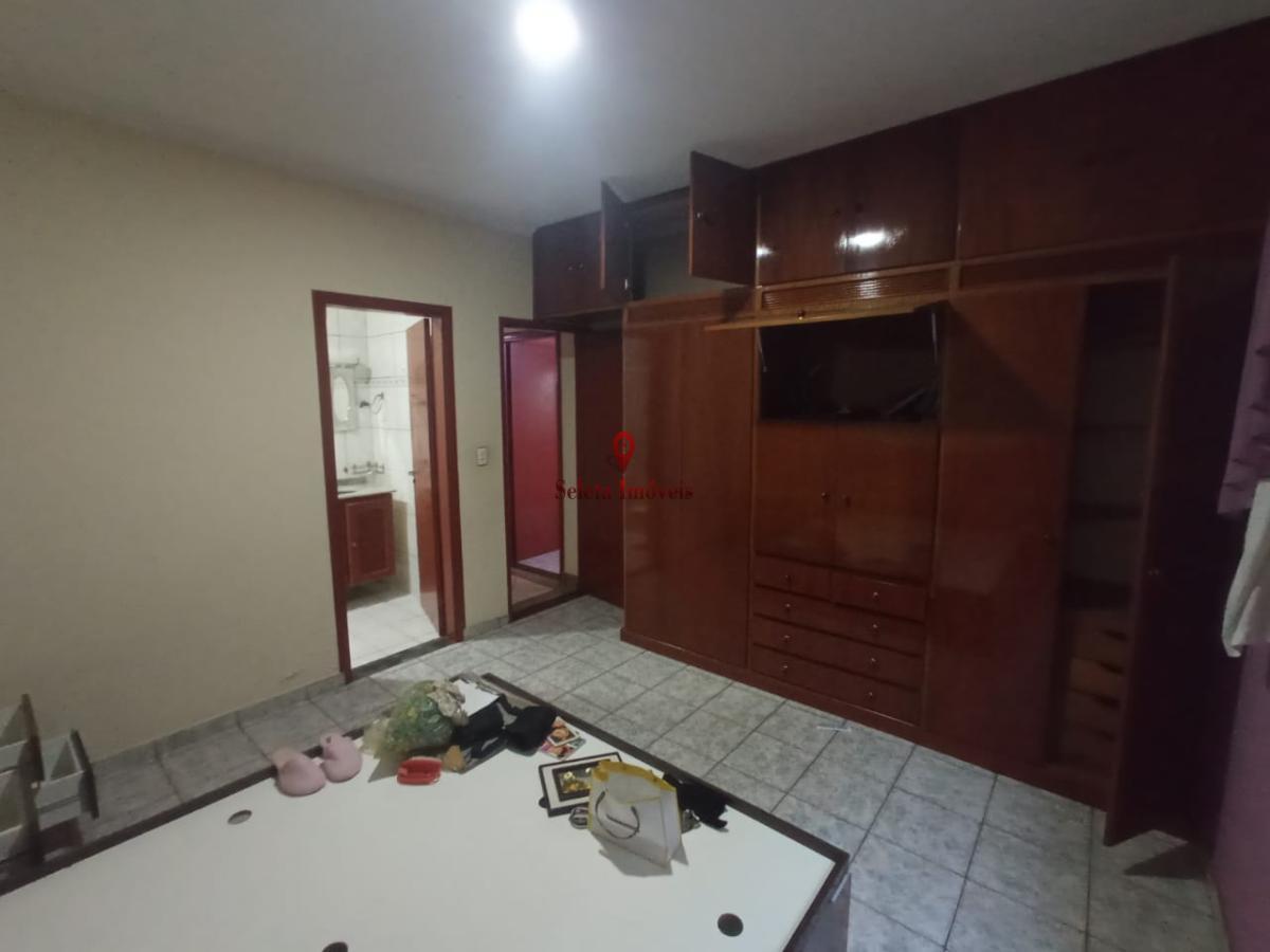 Casa à venda com 3 quartos, 200m² - Foto 12