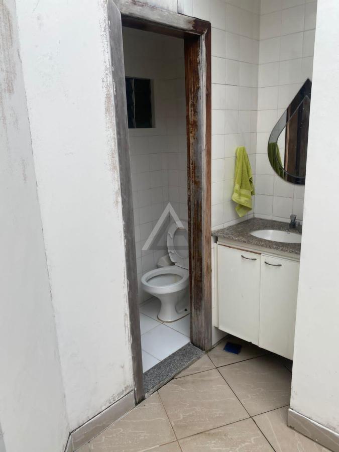 Casa à venda com 6 quartos, 350m² - Foto 5