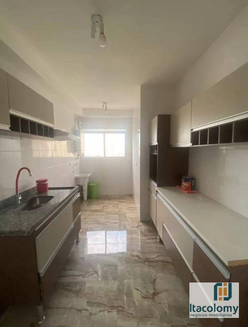 Apartamento à venda com 3 quartos, 69m² - Foto 2