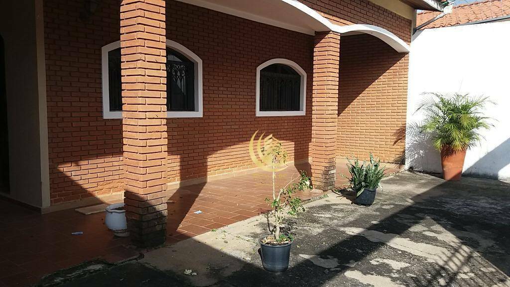 Sobrado à venda com 3 quartos, 280m² - Foto 1