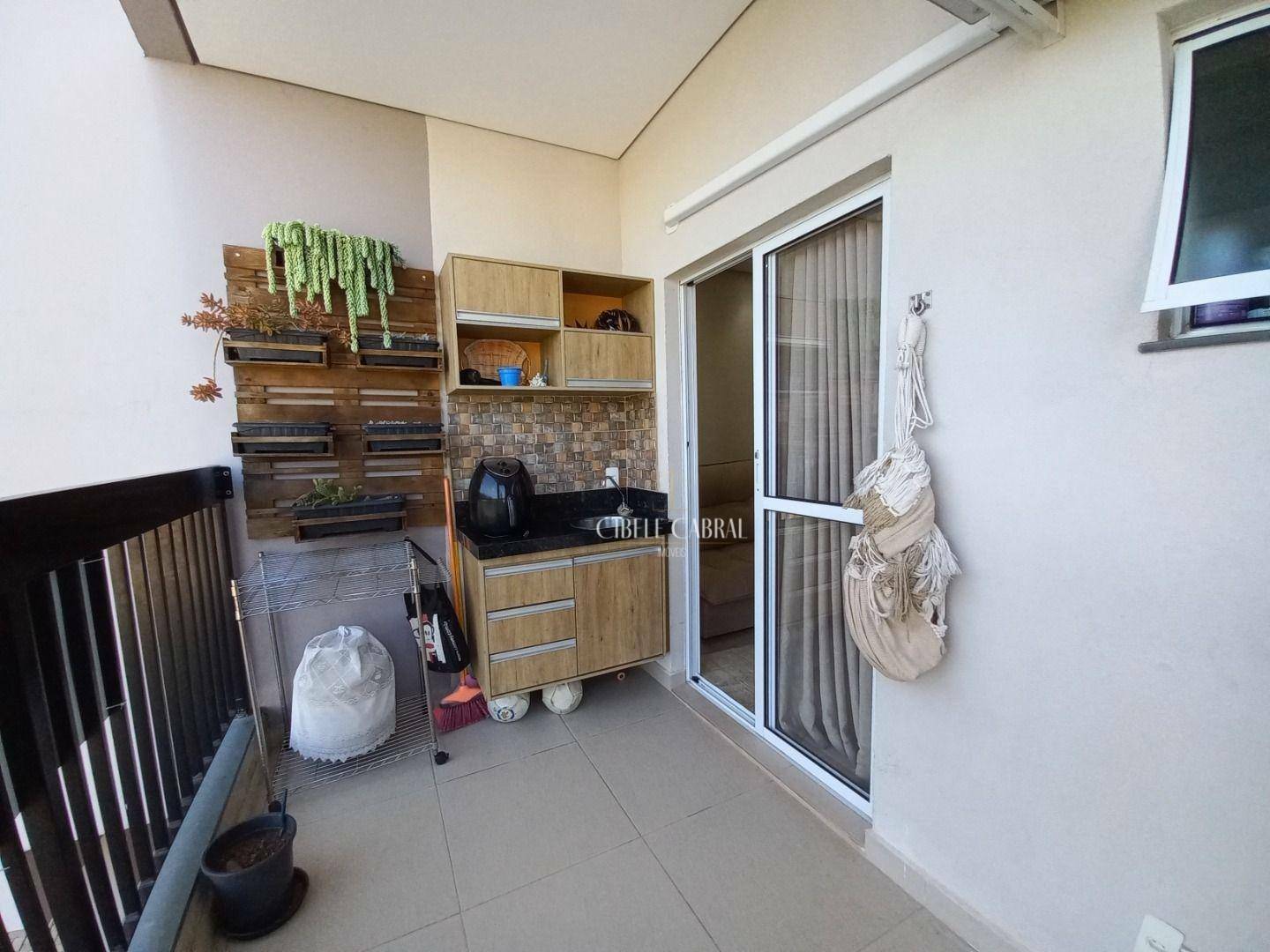 Apartamento à venda e aluguel com 2 quartos, 76m² - Foto 2