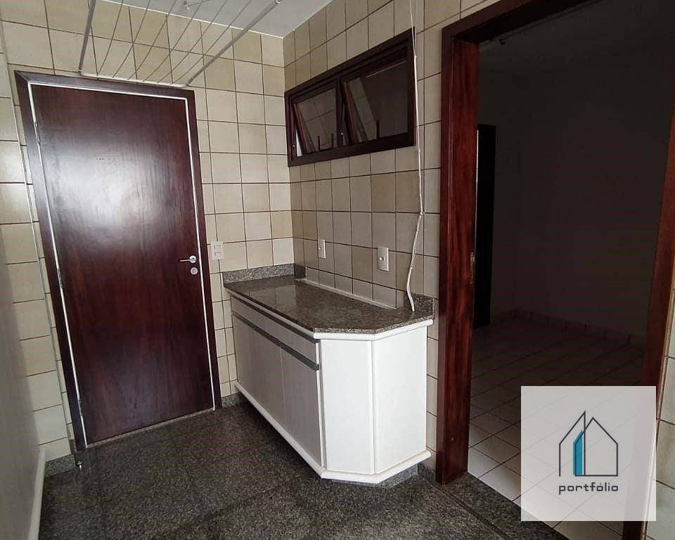 Apartamento à venda com 4 quartos, 208m² - Foto 18