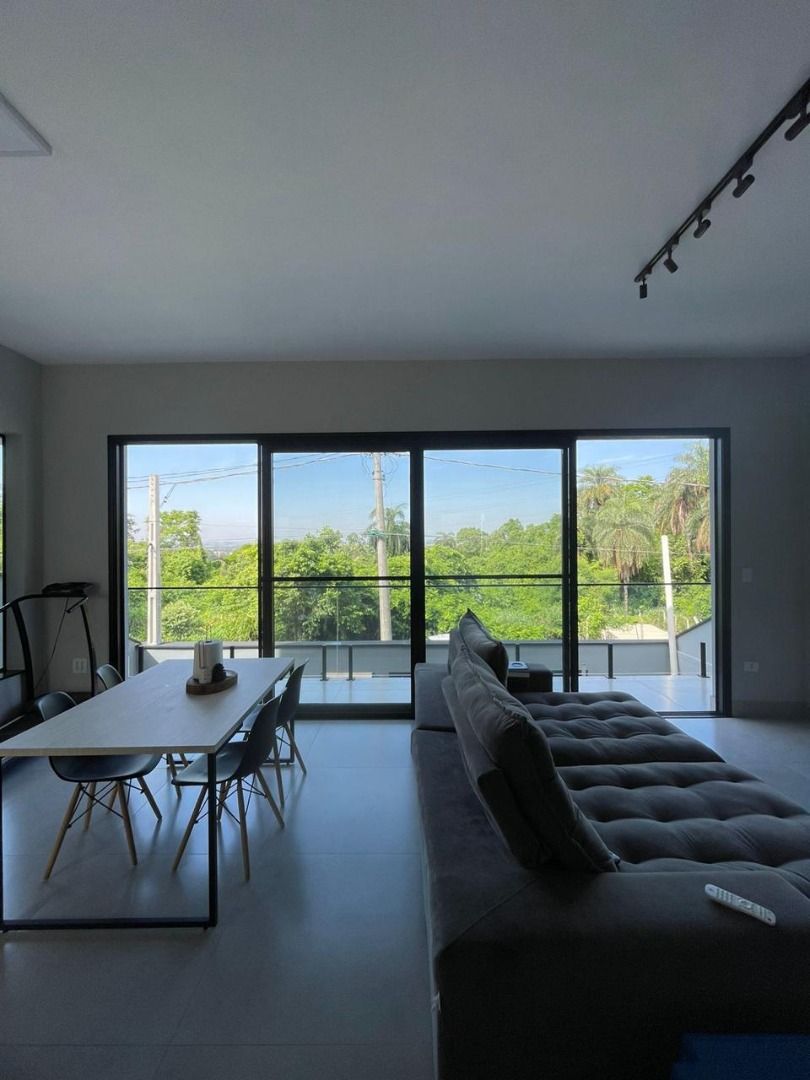 Casa à venda com 2 quartos, 210m² - Foto 1