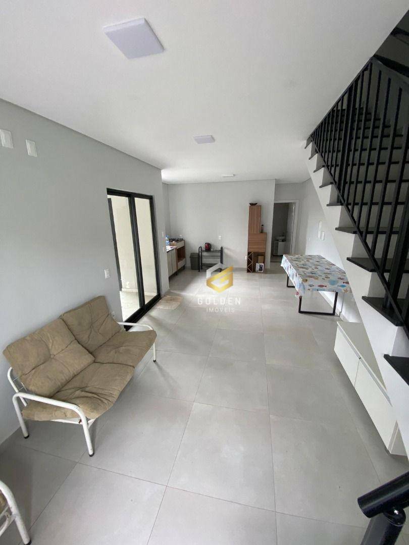 Sobrado à venda com 3 quartos, 107m² - Foto 2