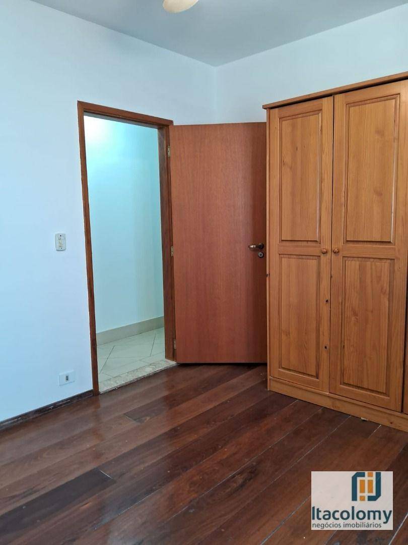 Casa de Condomínio para alugar com 3 quartos, 280m² - Foto 56