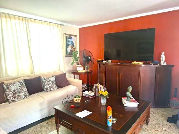 Casa para alugar com 6 quartos, 400m² - Foto 15