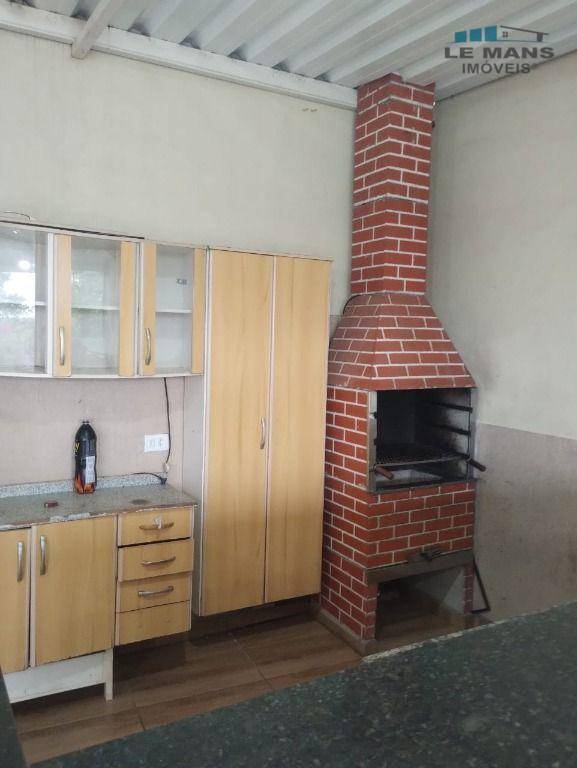 Casa à venda com 1 quarto, 100m² - Foto 11